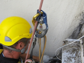 Travaux sur cordes remplacement d'éléments en fonte